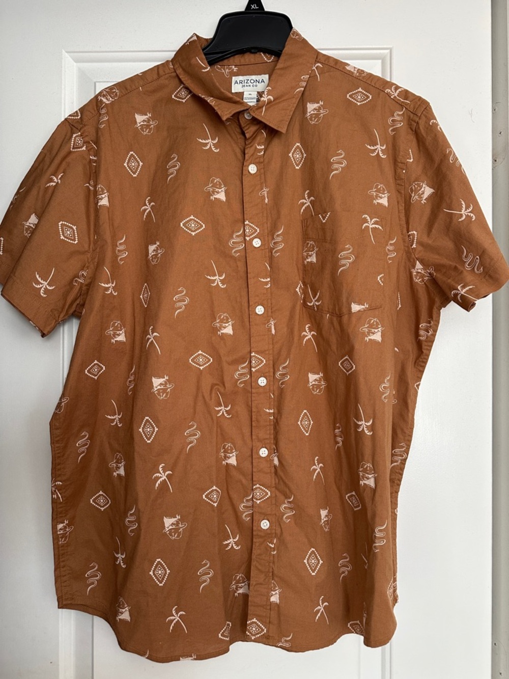 Arizona Men’s Short-Sleeve Button-Down Shirt in Rust with White Print